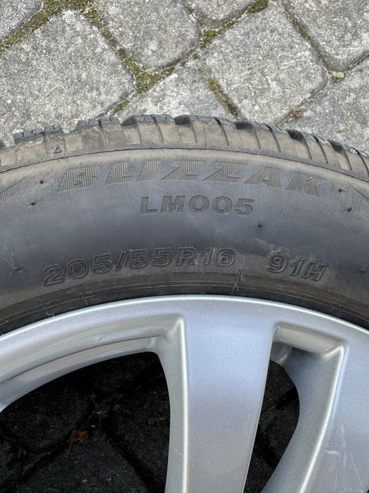 Koła (alufelgi z oponami) 205/55 R16 zimowe Bridgestone