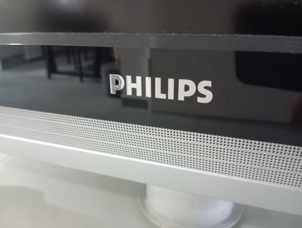 TV Philips 32'' modelo 32PFL5322/10