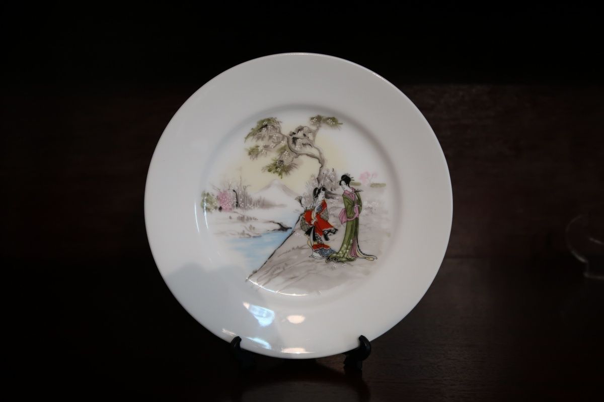 Prato com desenho japonês