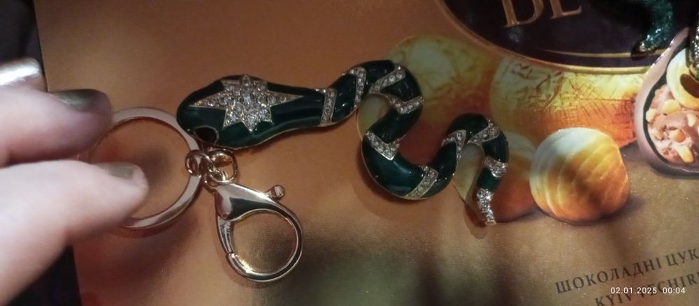 Подарок змея брелок камни  шикарний зеленая