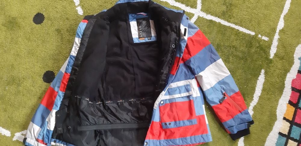 Куртка на мальчика 152см