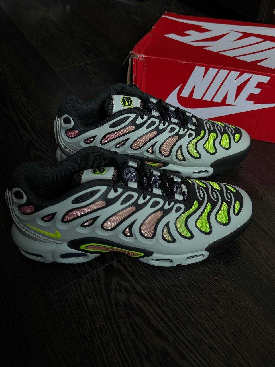 Кросівки Nike Air Max Plus Drift Light Silver/Volt White fd4290-009