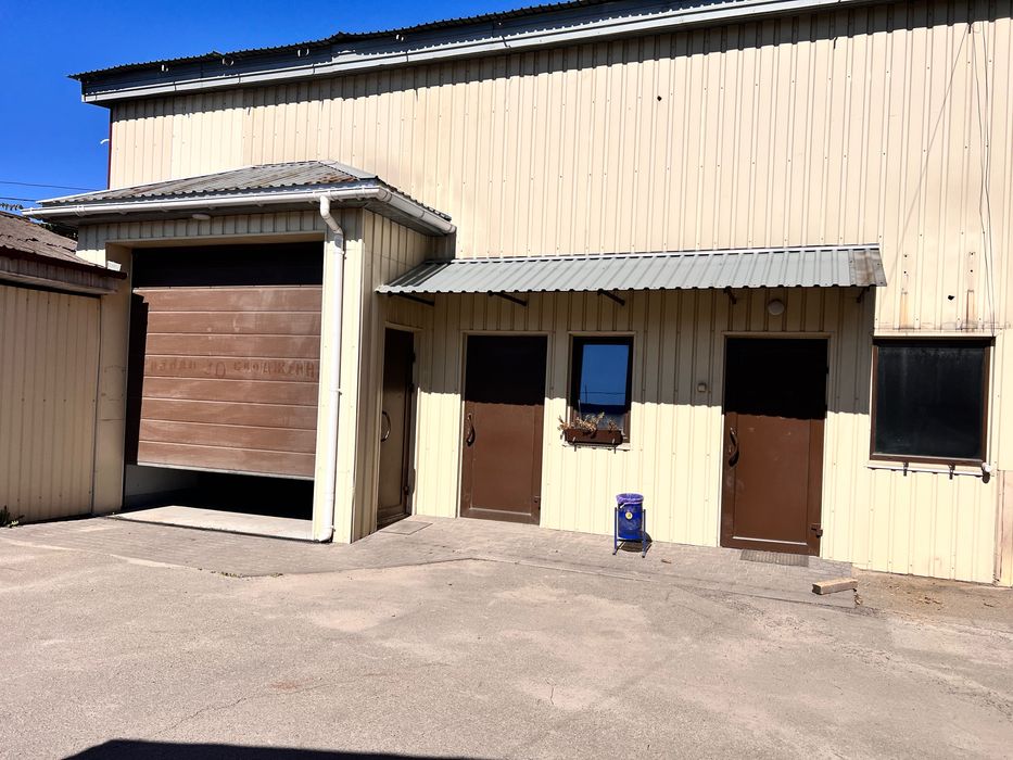 Офіс склад та виробниче приміщення з власним двором