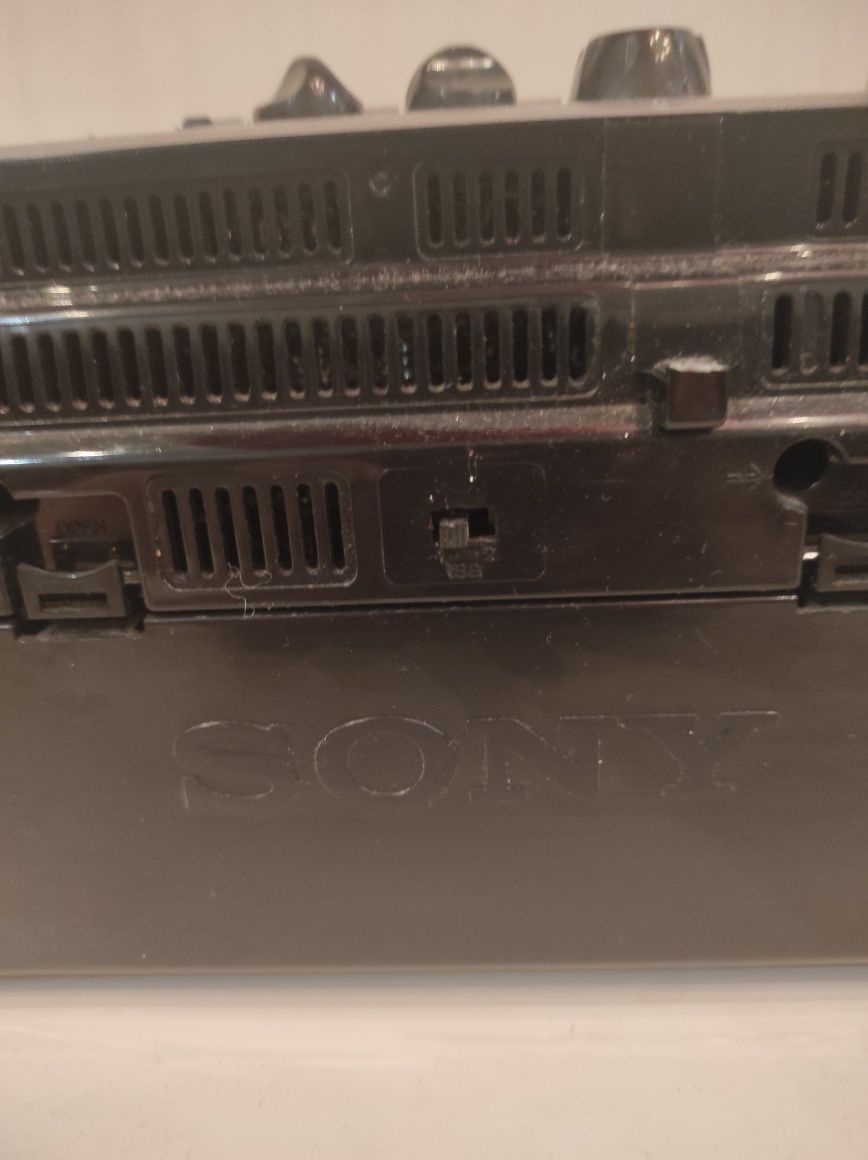Касетний магнітофон фірми SONY