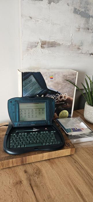 Apple Newton eMate 300 unikat retro pc laptop
