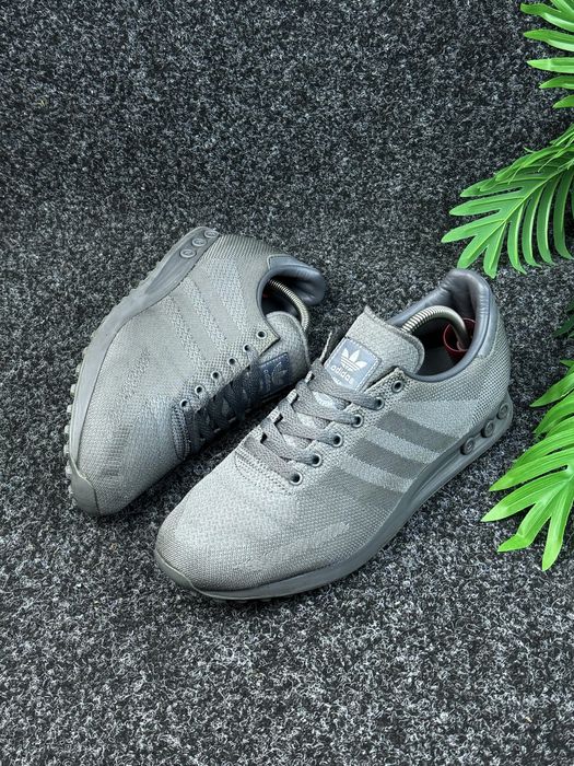 Кросівки Adidas  la tainer  розмір 44 28,5 см