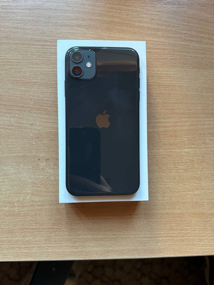 iPhone 11 в хорошому стані