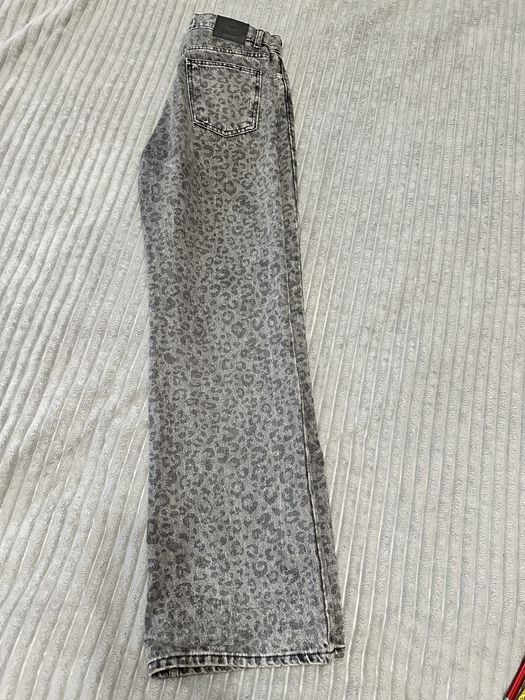 Продам джинси-леопарди