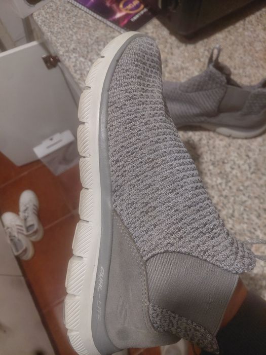 Vendo ténis skechers
