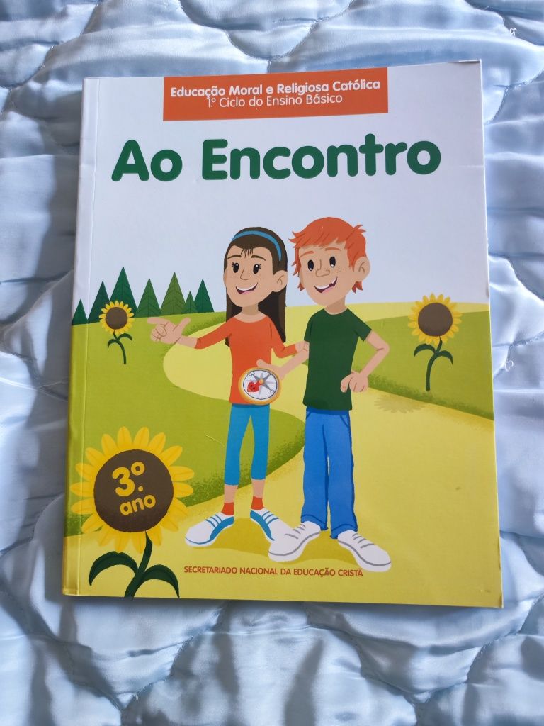 Manual escolar "Ao Encontro"do 3°ano de EMRC
