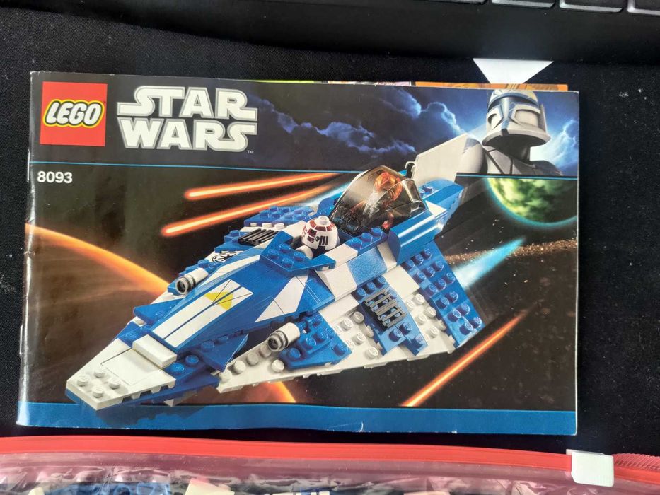 zestaw LEGO Star Wars™ Plo Koon's Jedi Starfighter™ 8093