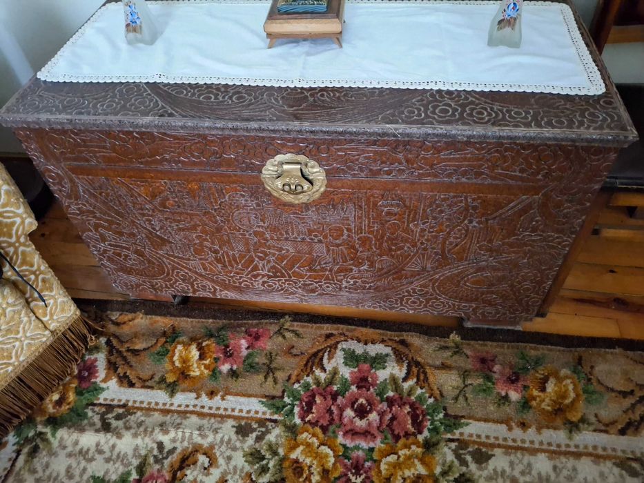 Vendo baús de madeira