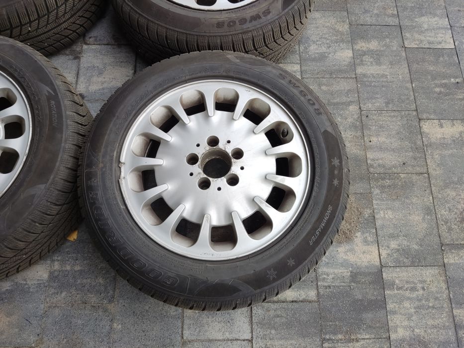 Alufelgi z oponami zimowymi Mercedes