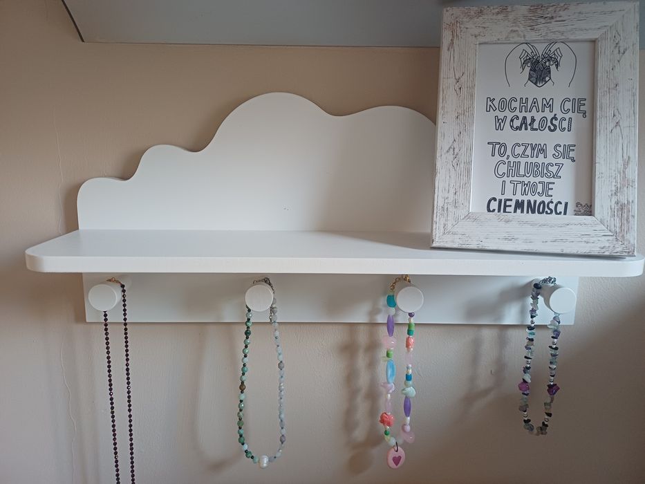 Nowa półeczka w kształcie chmurki do pokoju dziecięcego, biała