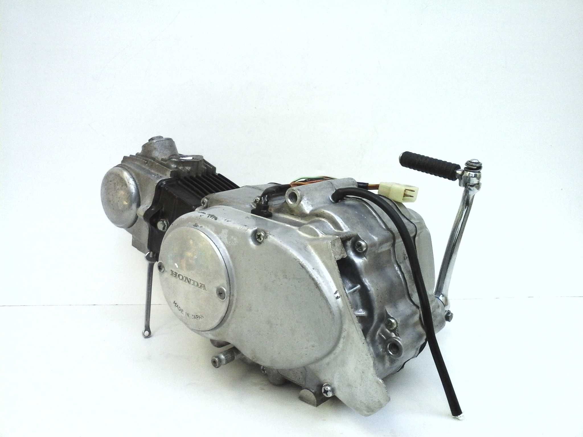 Motor Honda Dax ST50 E em estado novo