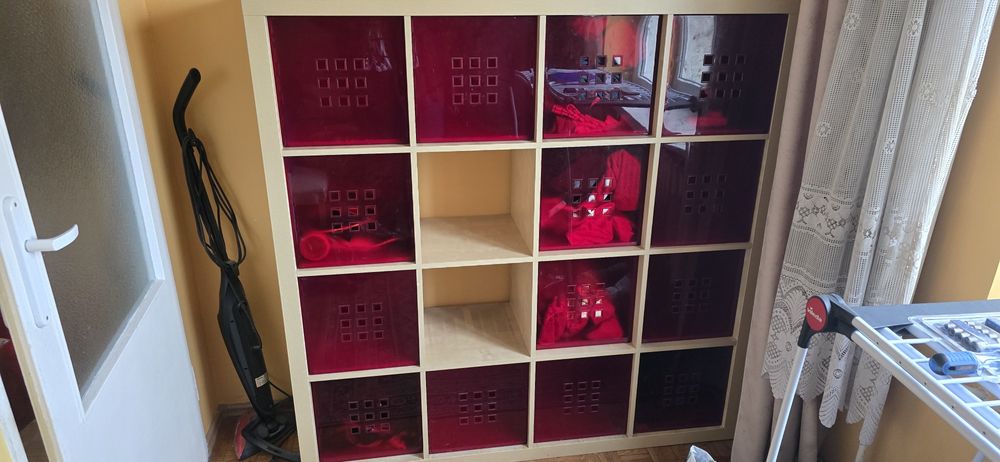 Szafka z szufladkami