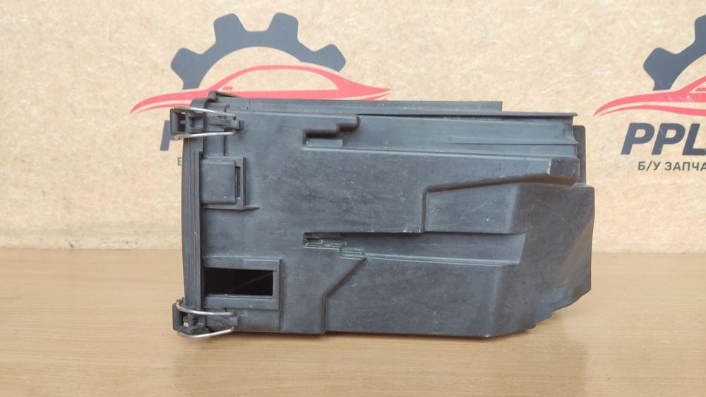 Mercedes C W203 00-07 корпус блока реле предохранителей A2035451303