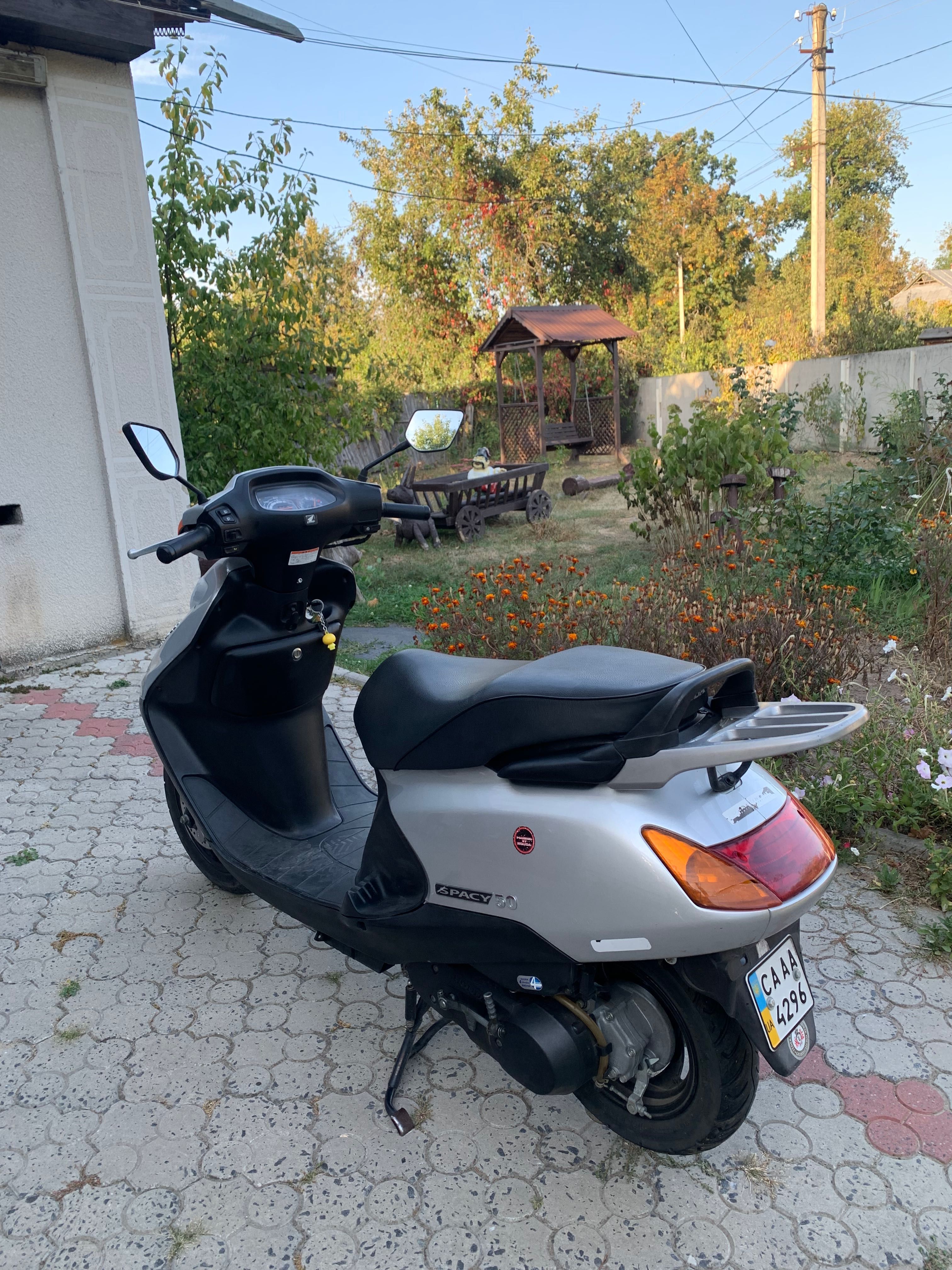 Honda spacy 100 куб.