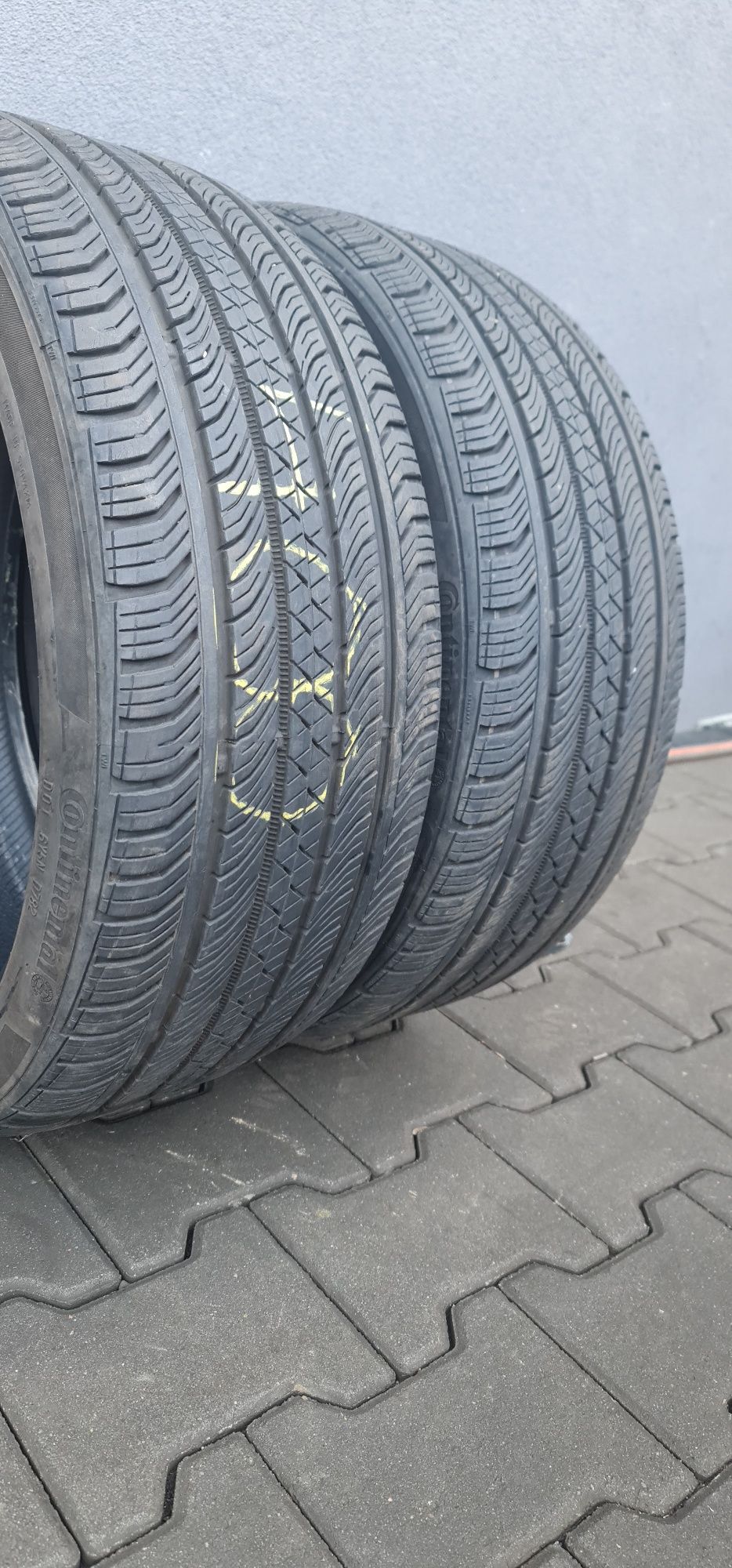 225/40/18 continental