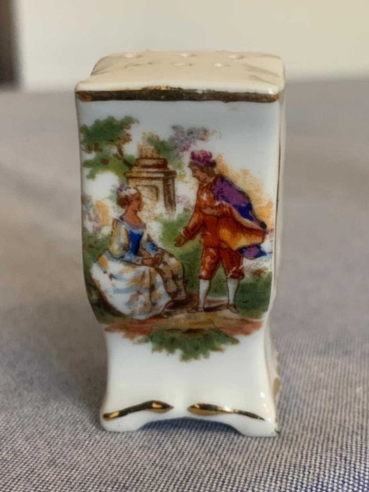 Saleiro e Pimenteiro, Porcelana Francesa