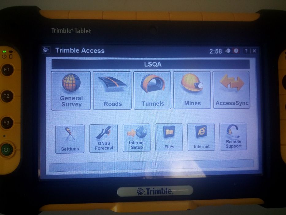 Tablet Trimble Yuma z Trimble ACCES, Trimble SCS900