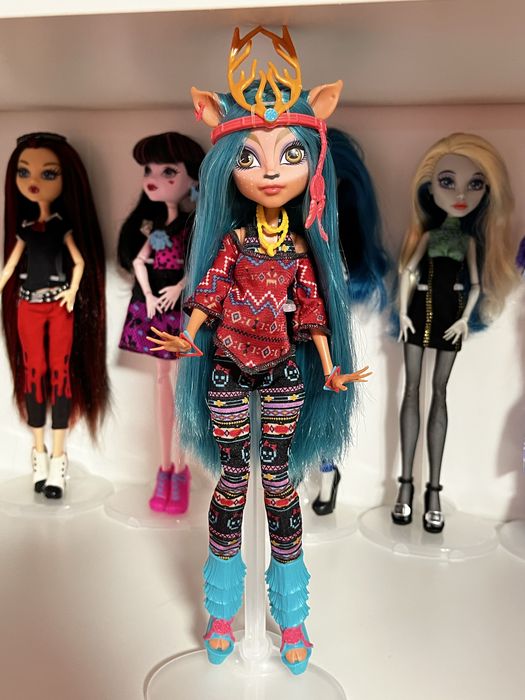 Изи Даунденсер Ізі monster high
