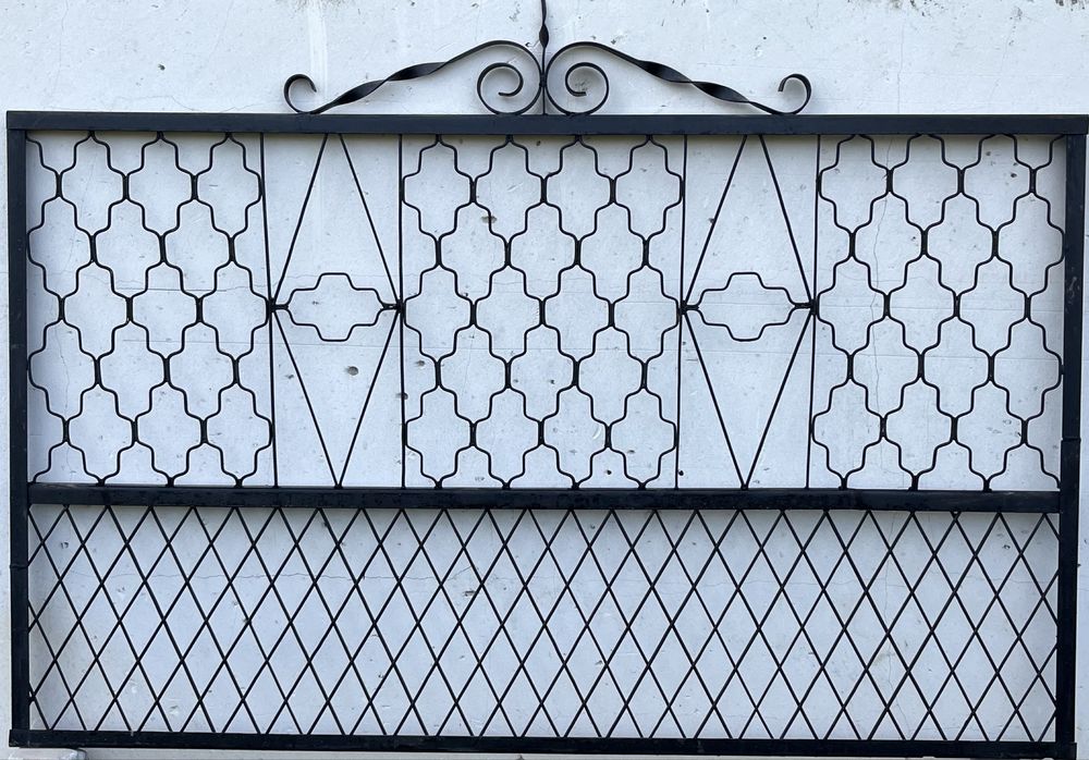 Секції паркану. Забор, огорожа для дому та городу