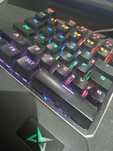Teclado matrix gaming RGB de uma mão