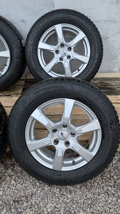 4x koła zimowe 5x114.3 R16 Et50 otwór 66.5 opony 215/65 good year