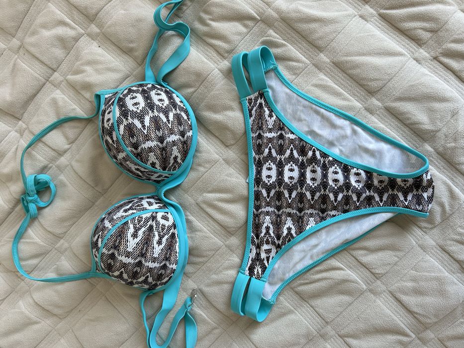 жіночі купальники