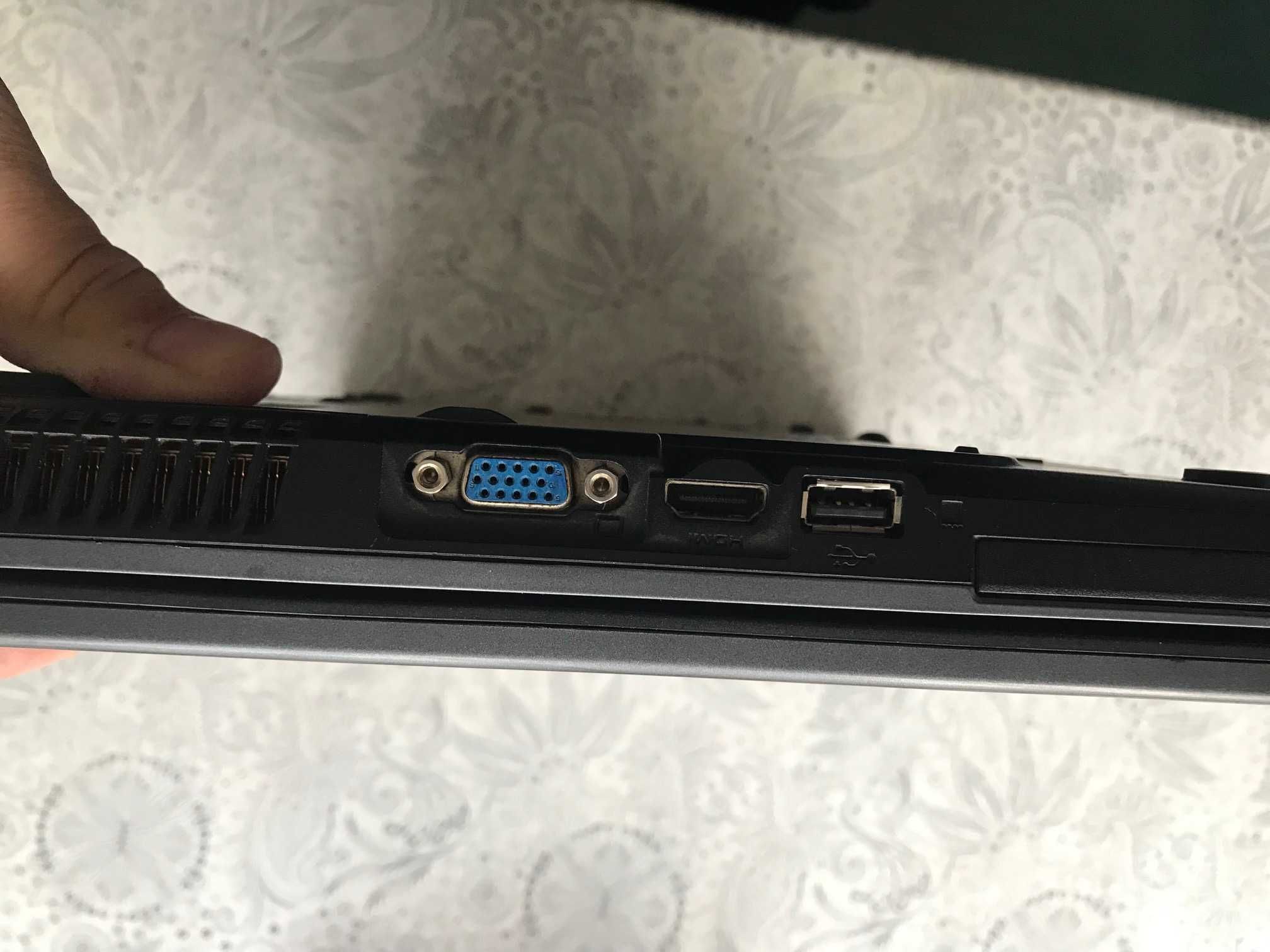 Laptop MSI Aristo 1375, bez HDD, uszkodzony + zasilacz
