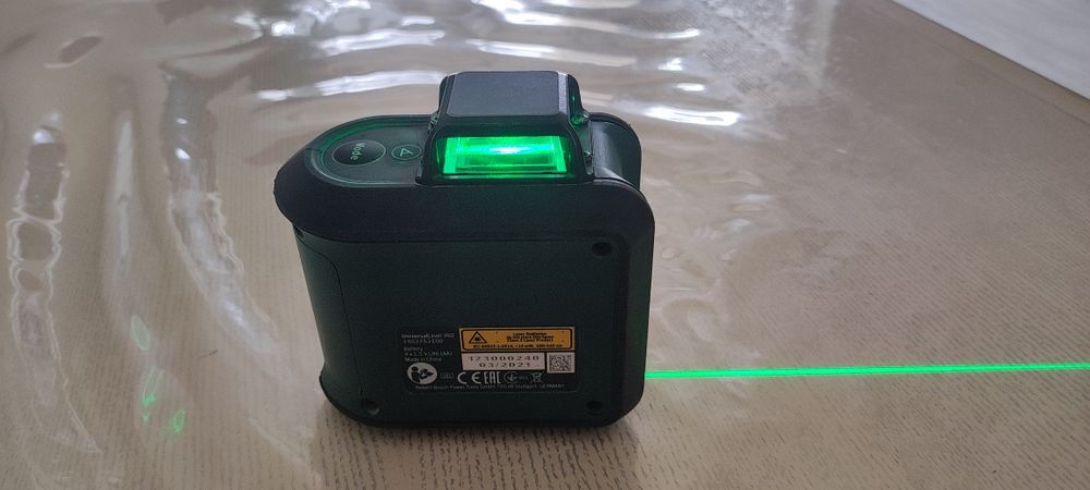 Bosch 0.603.663.E03 лазерний рівень майже новий