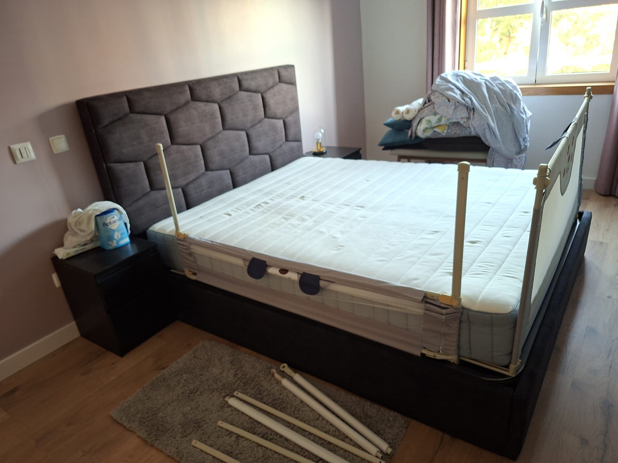 Cama casal com cabeceira