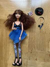 Barbie my scene szaleństwo ruchów Chelsea oraz ubrania Kennedy i Nia