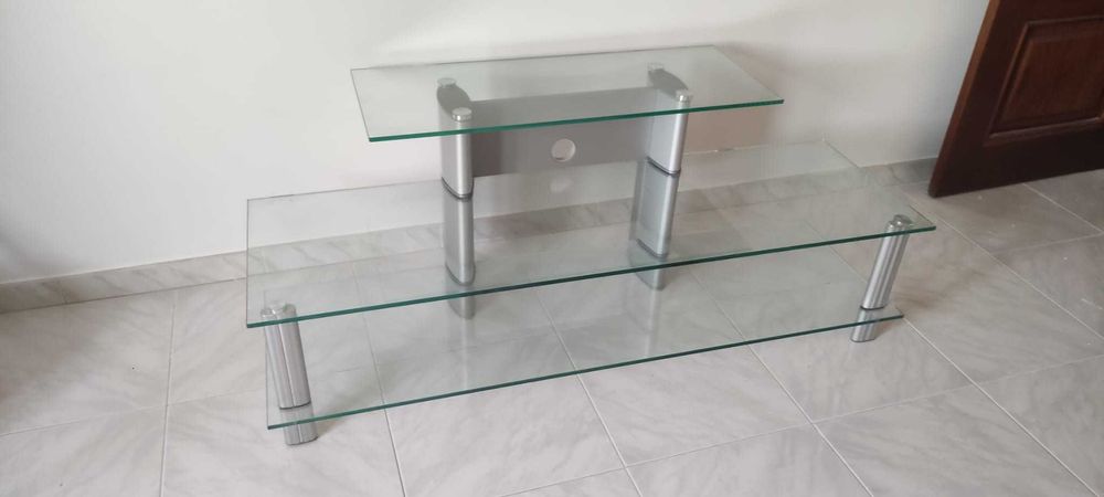 Mesa de sala para TV e aparelhagens