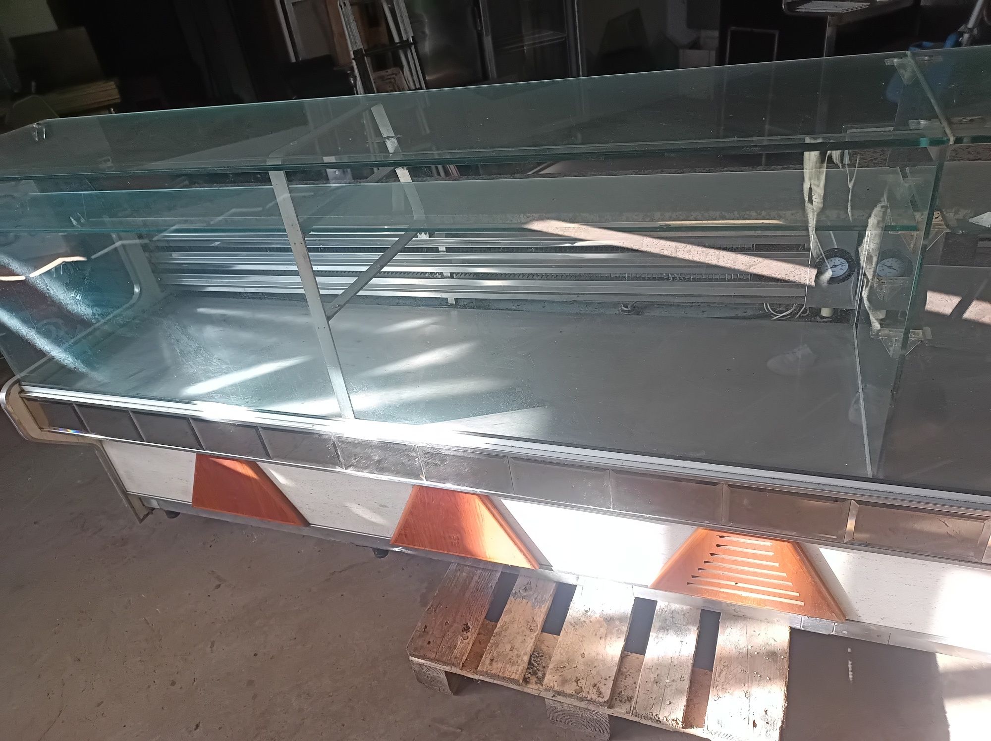 Vitrine expositora refrigerada