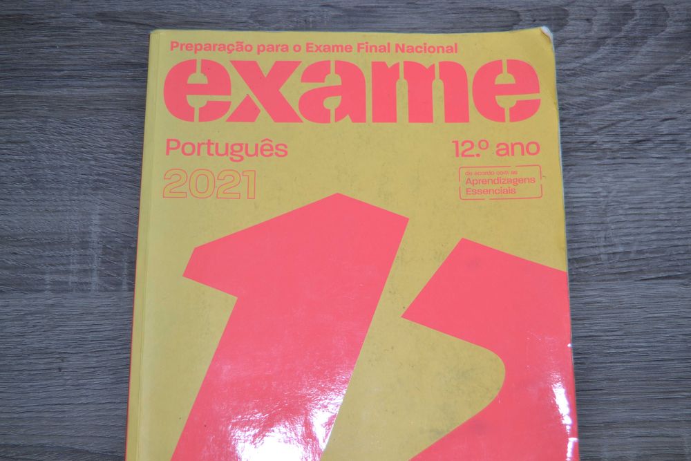 Livro de preparação para exame de Português