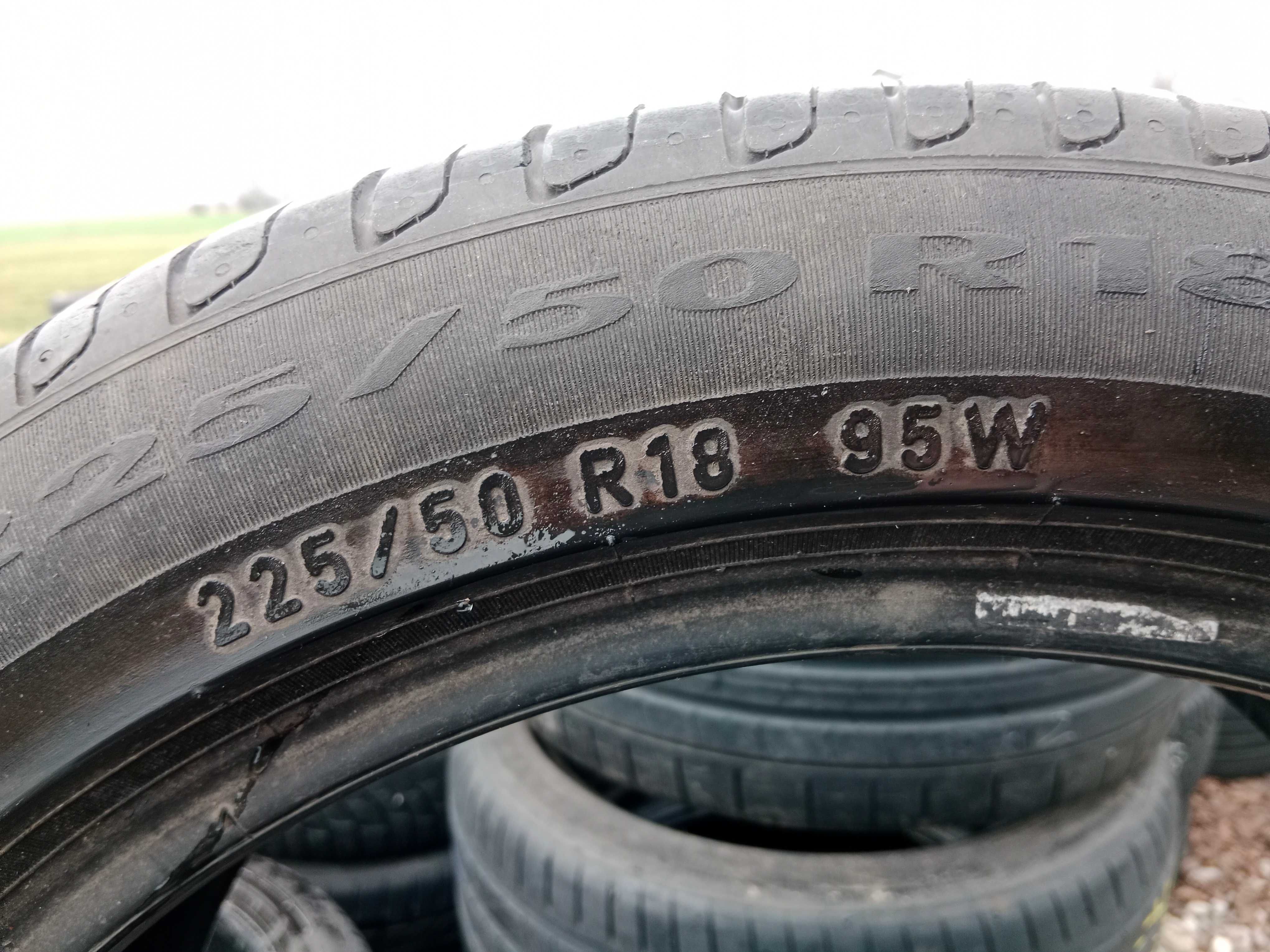Opona używana 225/50R18 Pirelli Cinturato P7 Run Flat 1szt.