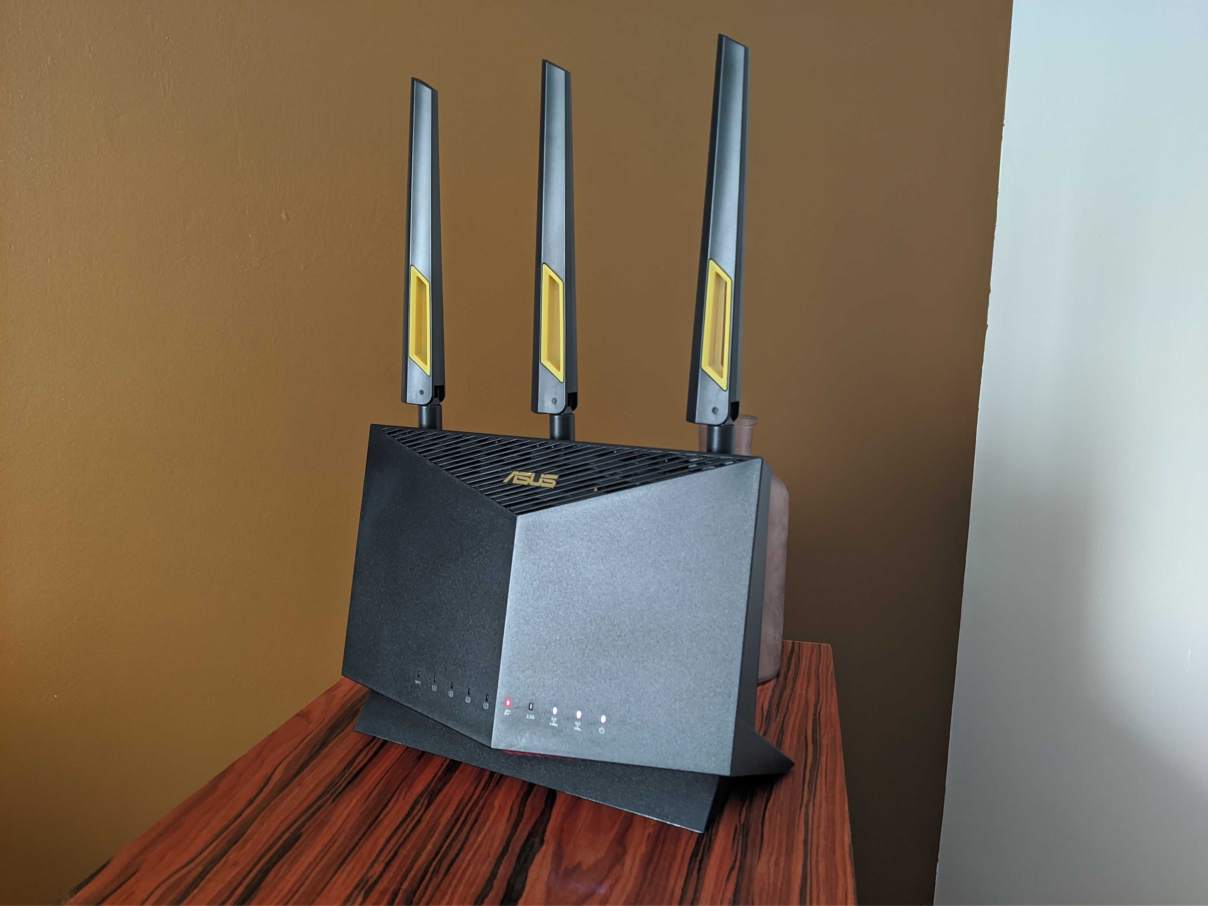 Router Asus RT-AX86U, WiFi6, AX5700, 2.5GbE, AiMESH, USB Gw 6mc, FV23