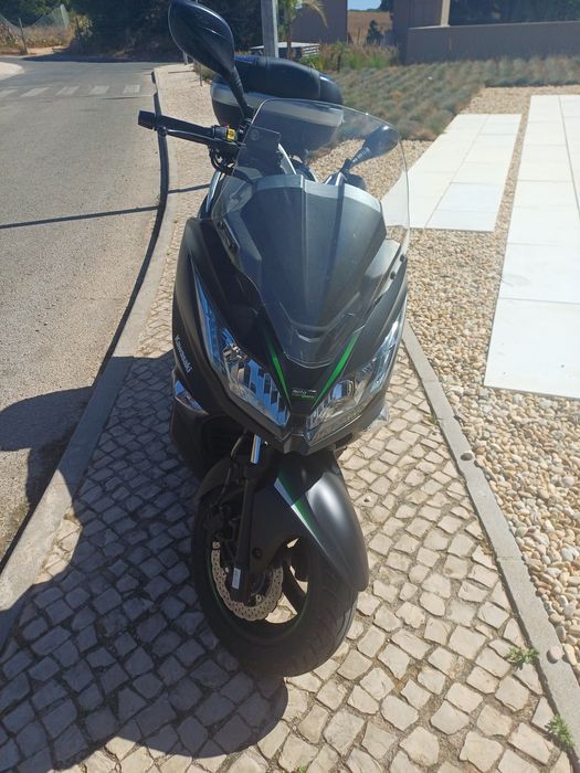 Kawasaki J125 scooter