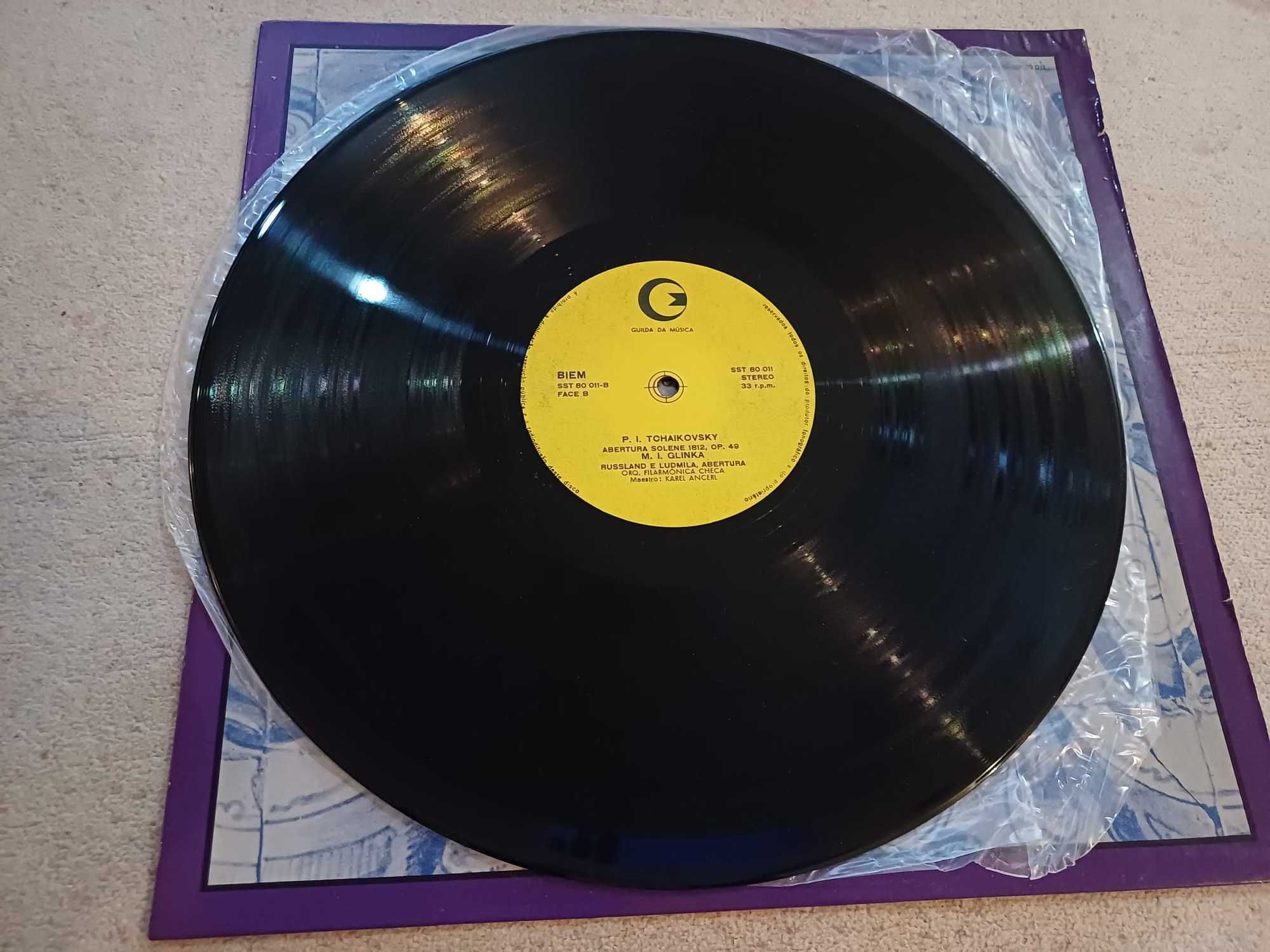 Vinil Glinka (Russlan), Borodin (In the steppes), Tchaikovsky (It cap)