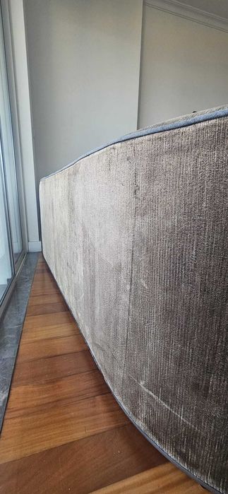 Sofá com 2,30m de Comprimento – Design Assimétrico