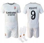 Strój piłkarski dziecięcy z getrami Real Madryt Mbappe rozm. 116