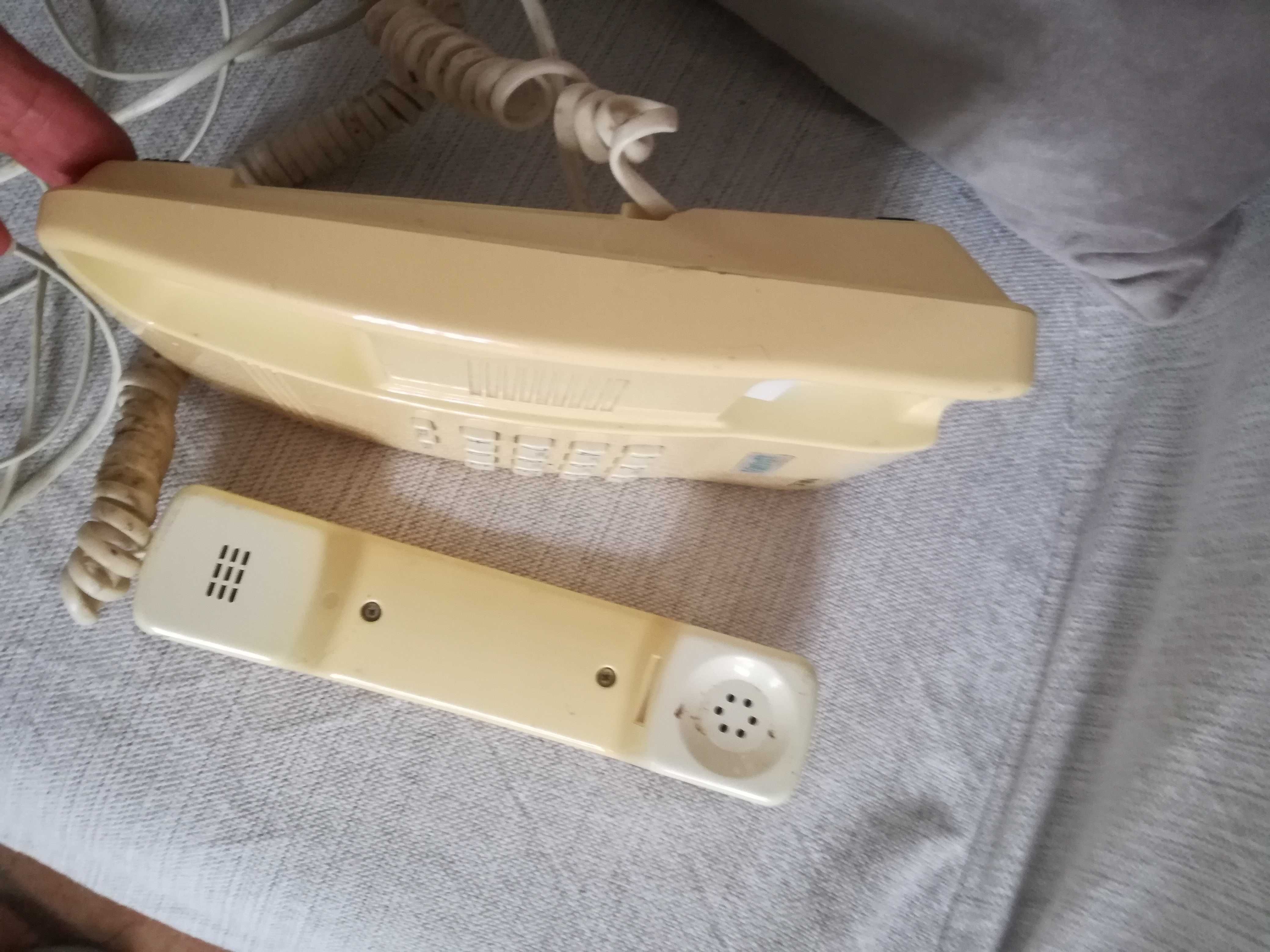 Telefone com fios NEC a funcionar