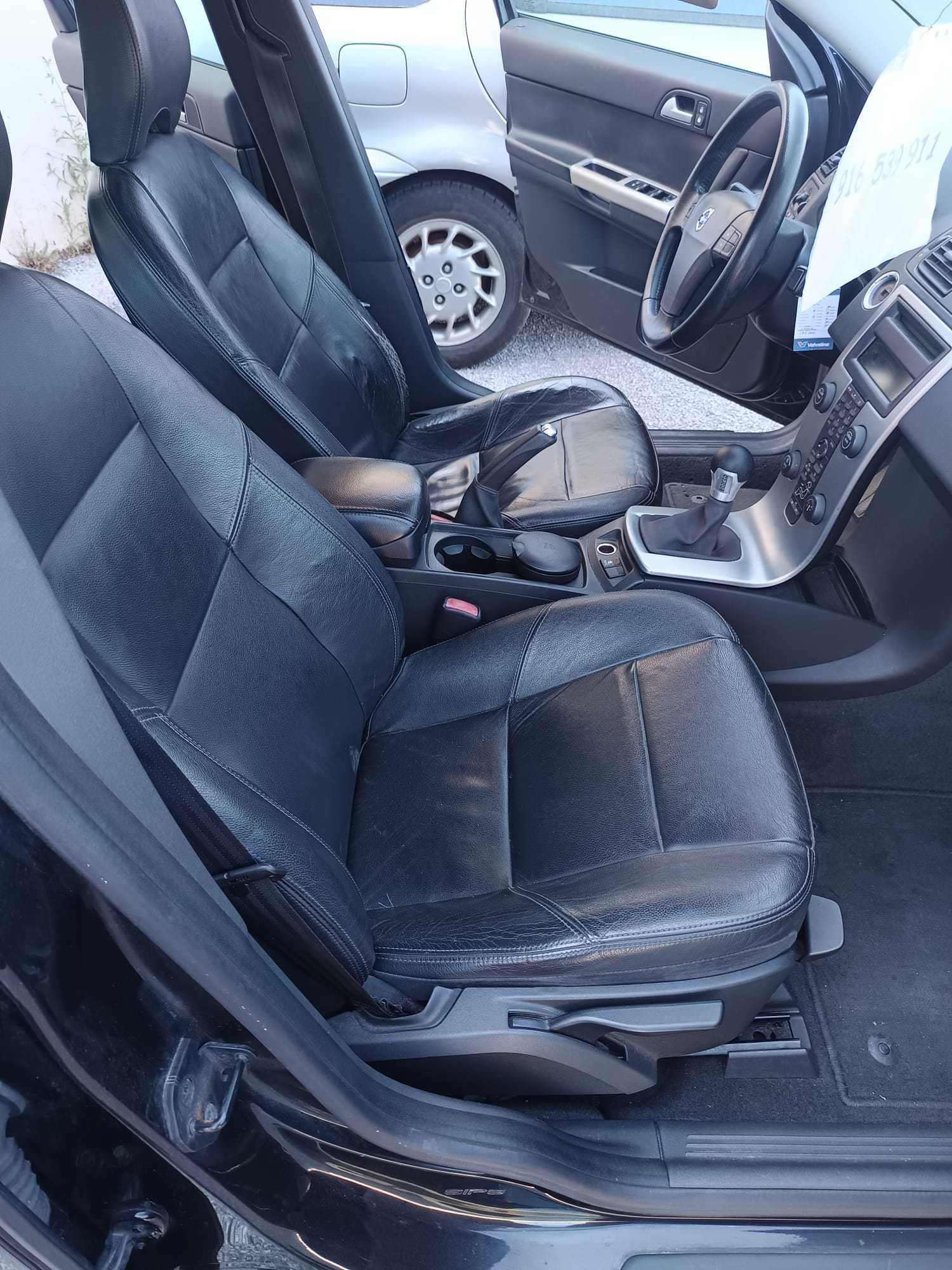 Volvo S40 /  3500€ /  82€ Mês