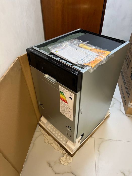 Продам посудомоечную машину SAMSUNG