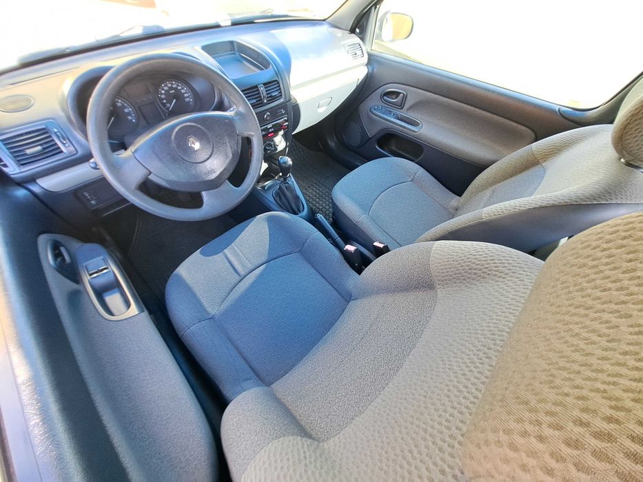 Renault Clio 1.5 dCi (impecável com poucos km)