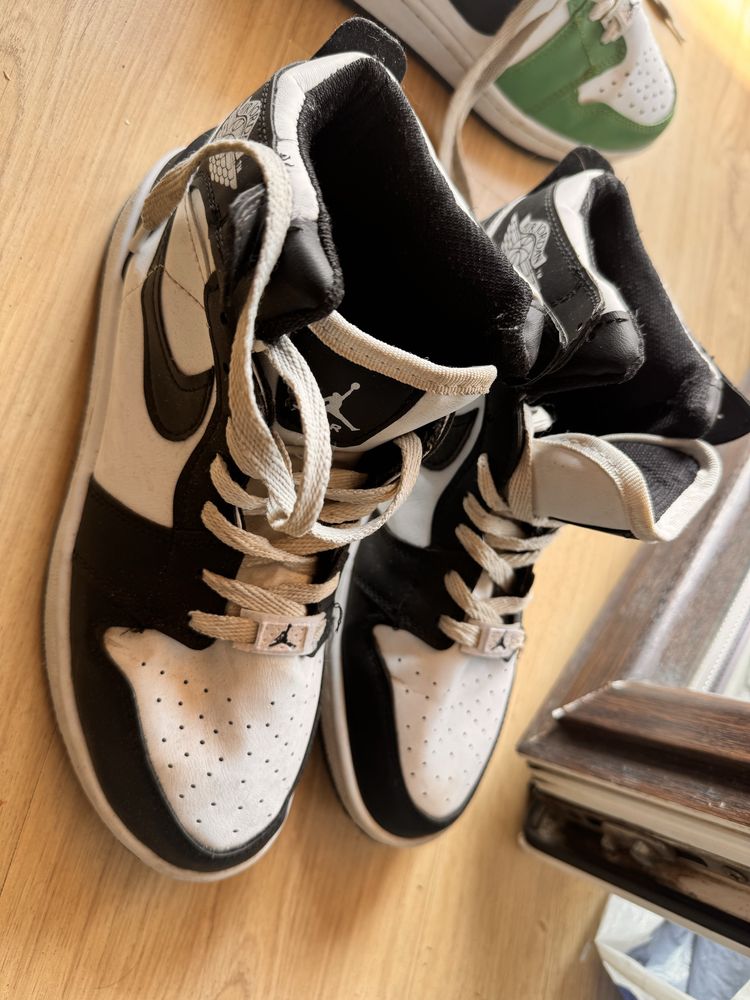 Jordany retro nike panda bialo czarne rozmiar 40