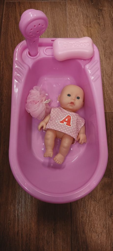 Wanienka z lalką i akcesoriami do zabawy
