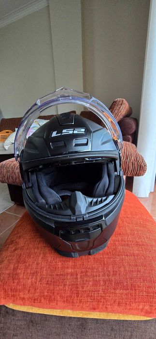 Capacete Modular LS2 FF902 praticamente novo de Novembro 2023